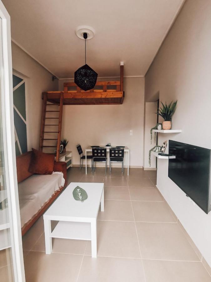Efrosini'S By The Sea Apartment Chalkís Esterno foto