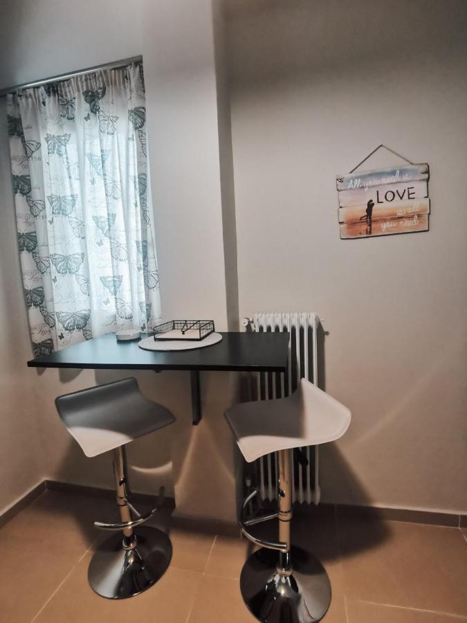 Efrosini'S By The Sea Apartment Chalkís Esterno foto